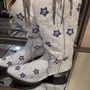 Laredo White and Blue Embroidered Women's Boots